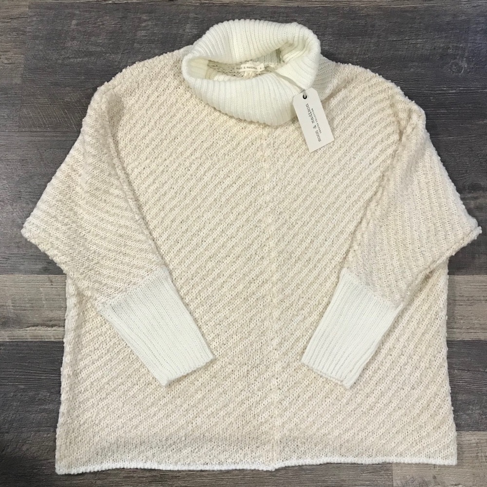 Moon & Madison Cowl Sweater S